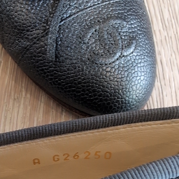 CHANEL Blue Gunmetal Classic Quilted Signature Ballet Leather Flats - Picture 3 of 3